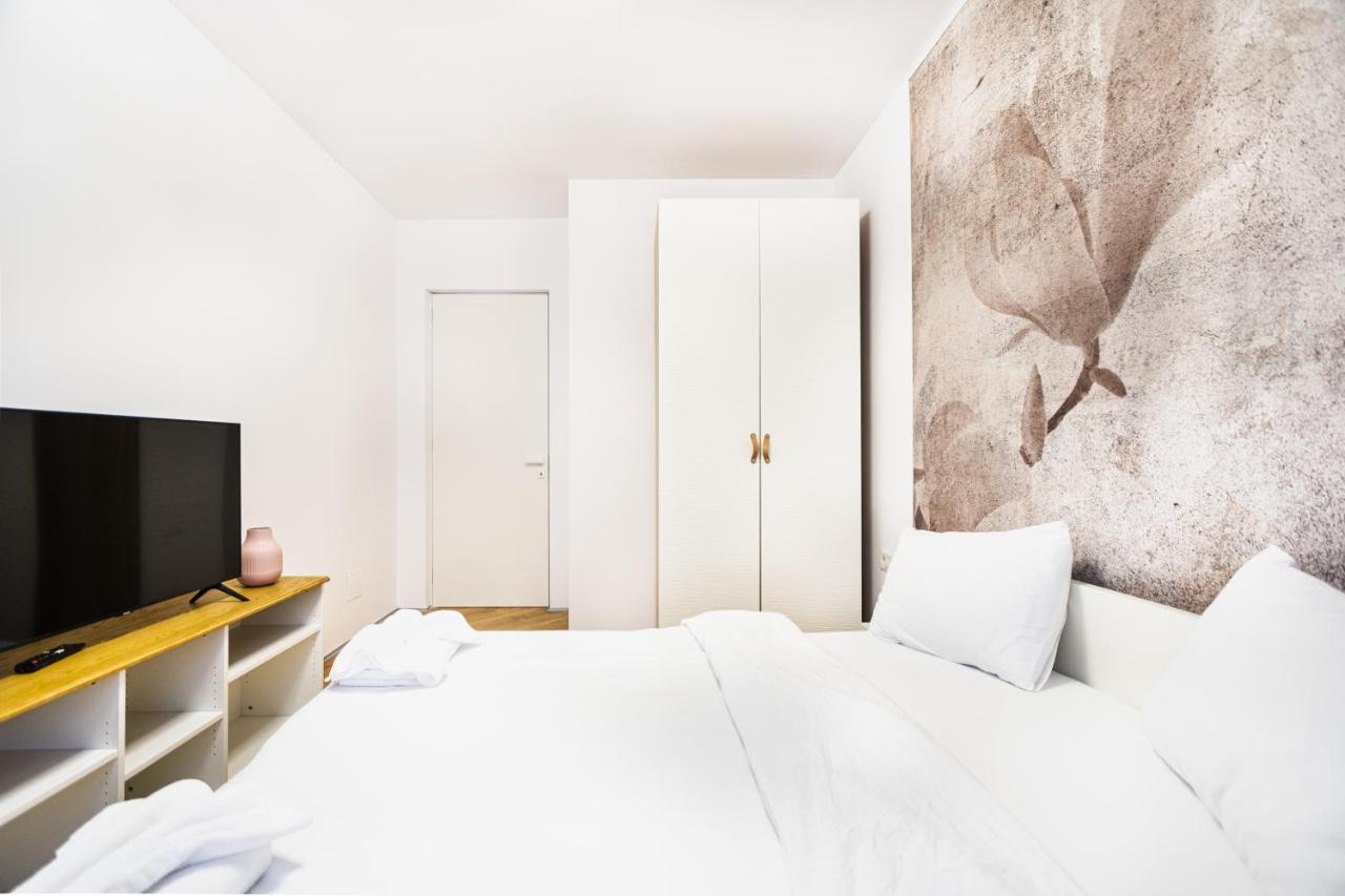 Luxury Pipera Apartment Voluntari Bagian luar foto